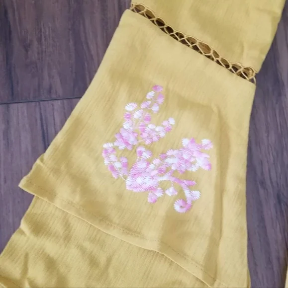 Francesca's NWT Romper - Picture 2 of 4